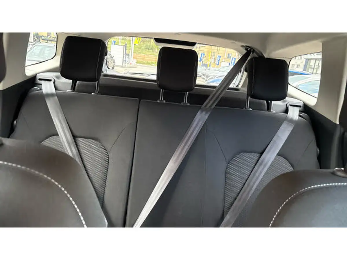 2021-dacia-duster-10-tce-comfort-100bhp-ss-station-wagon-5d-big-14