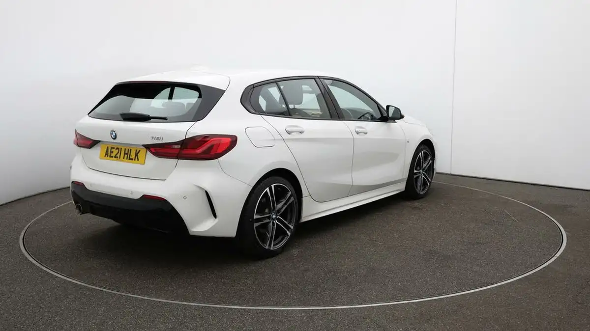 2021-bmw-1-series-15-118i-m-sport-lcp-big-46