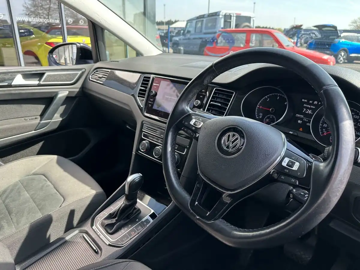 2019-volkswagen-golf-sv-20tdi-gt-ss-big-2