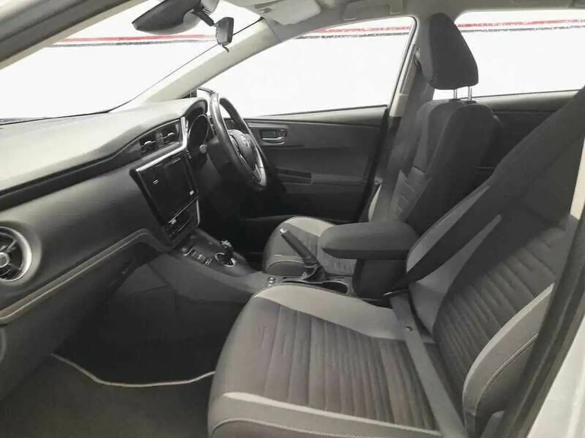 2019-toyota-auris-18-vvt-i-hsd-icon-tech-estate-big-15