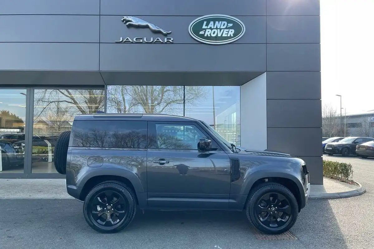 2023-land-rover-90-defender-30-d250-hard-top-se-90-2997cc-big-1