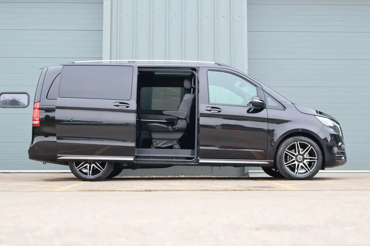 2023-mercedes-benz-v-class-20d-v220d-amg-line-long-big-4