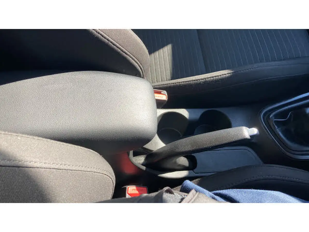 2022-hyundai-i20-10-t-gdi-premium-eclutch-imt-big-38