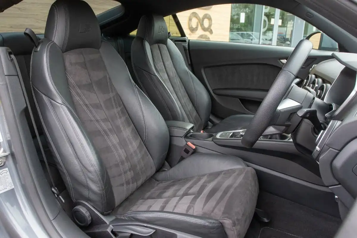 2018-audi-tt-coupe-18-tfsi-s-line-big-27