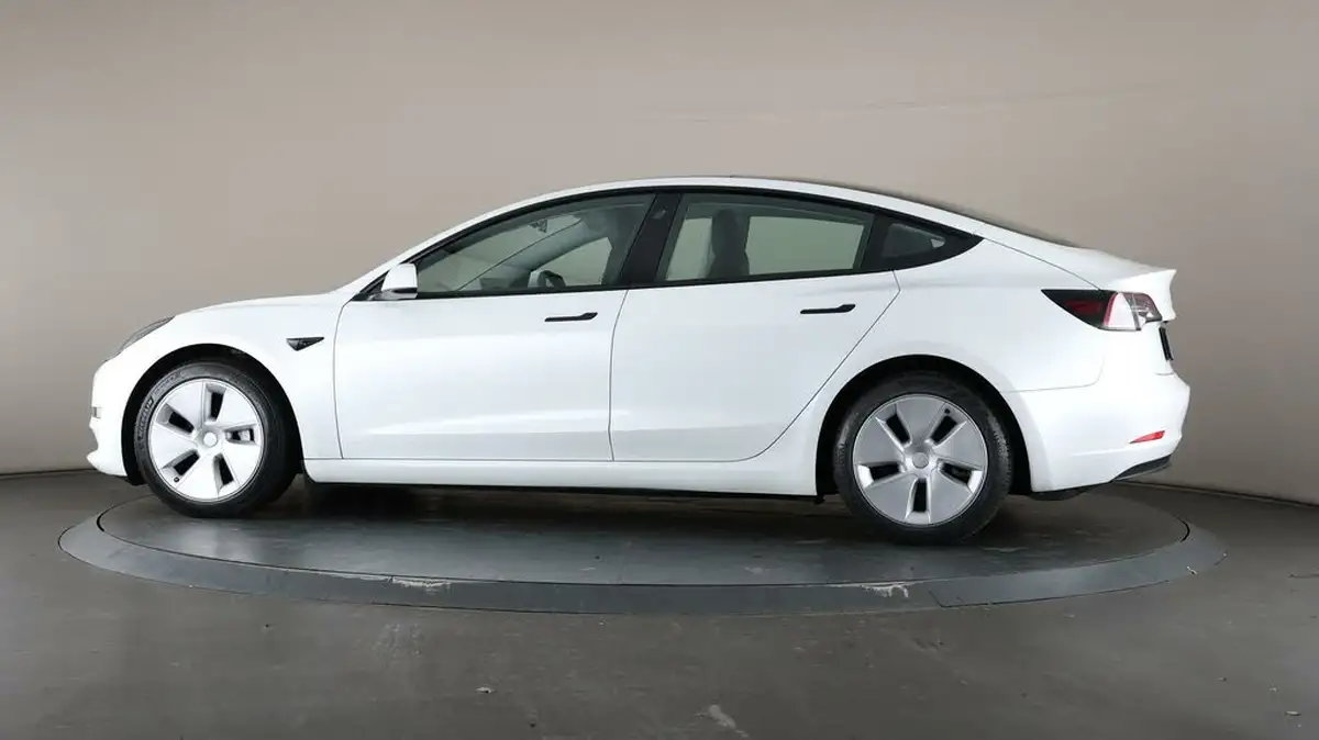 2021-tesla-model-3-e-long-range-4x4-big-28