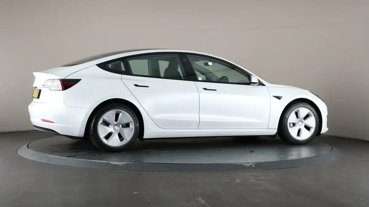 2021-tesla-model-3-e-long-range-4x4-big-56