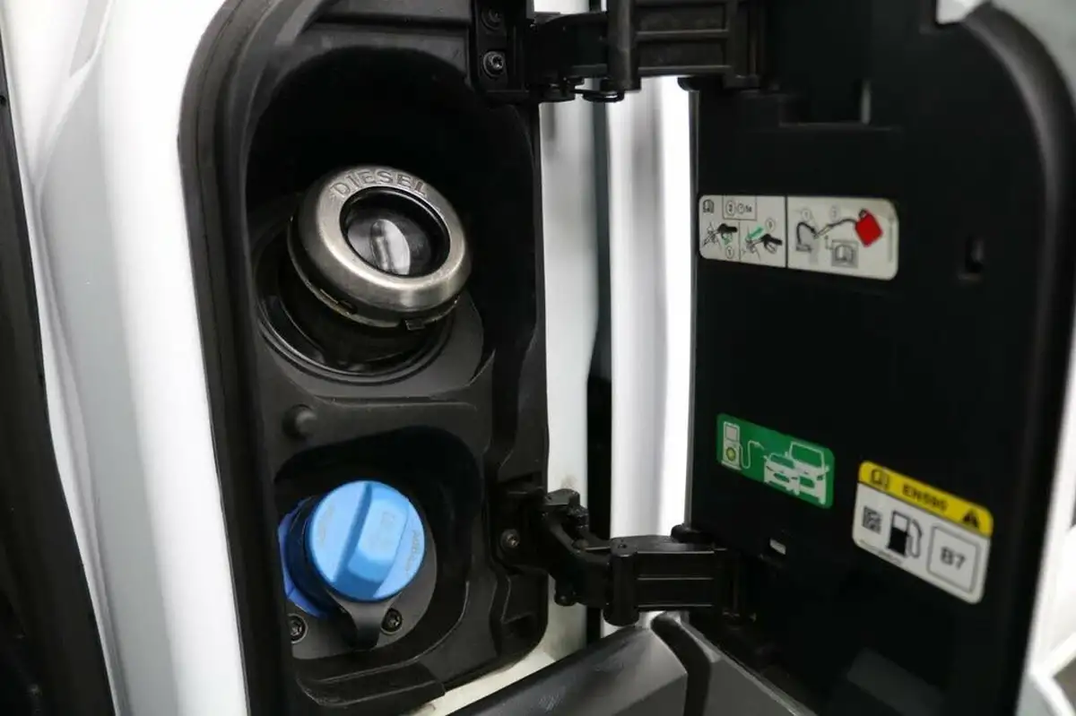 2020-ford-transit-custom-20tdci-280-l1h1-leader-105pseu6dt-panel-van-big-63
