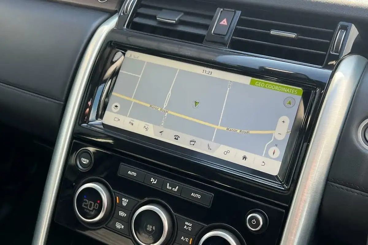 2019-land-rover-discovery-30-sd6-hse-luxury-big-3