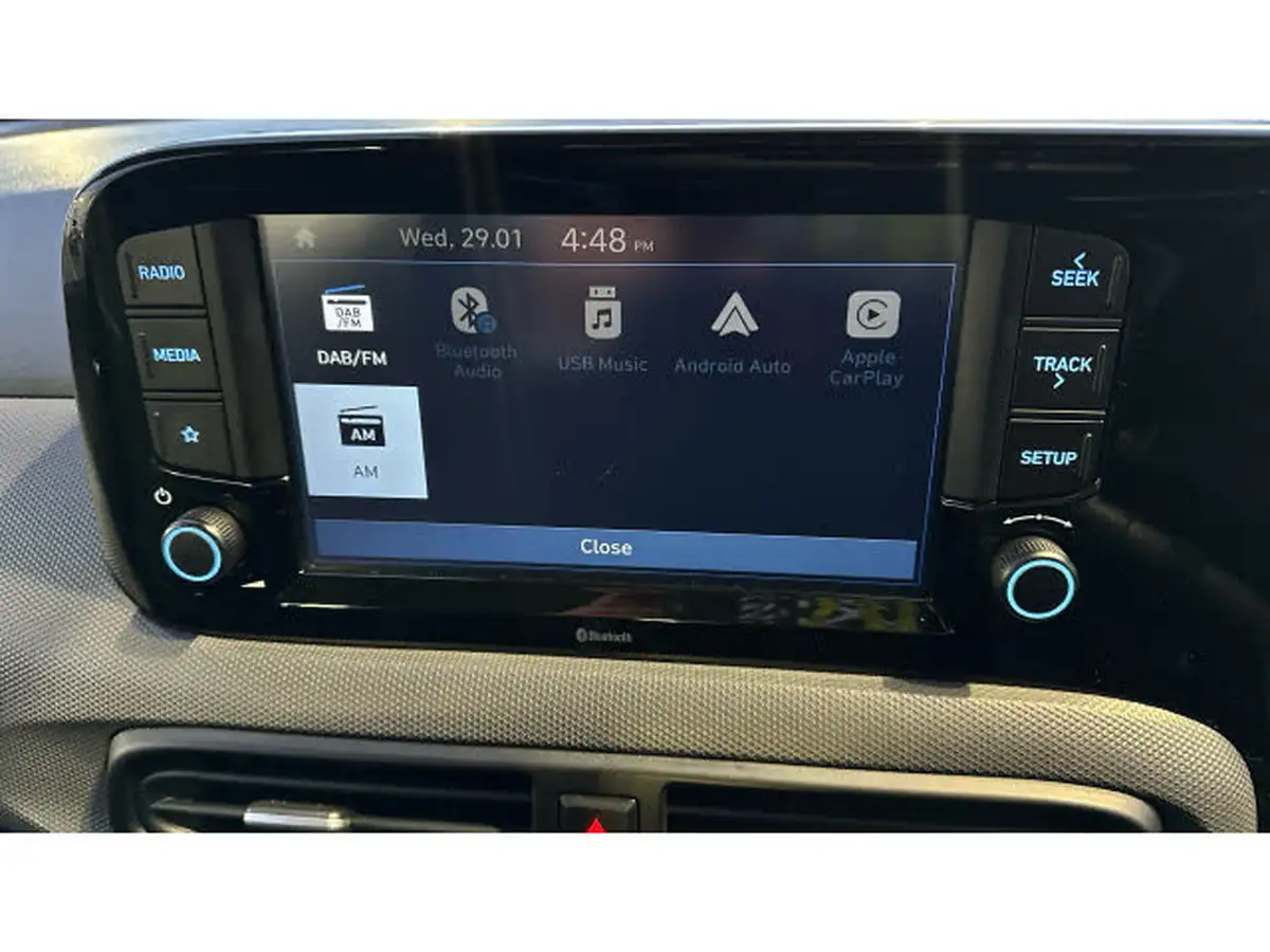 2022-hyundai-i10-12-se-connect-big-33