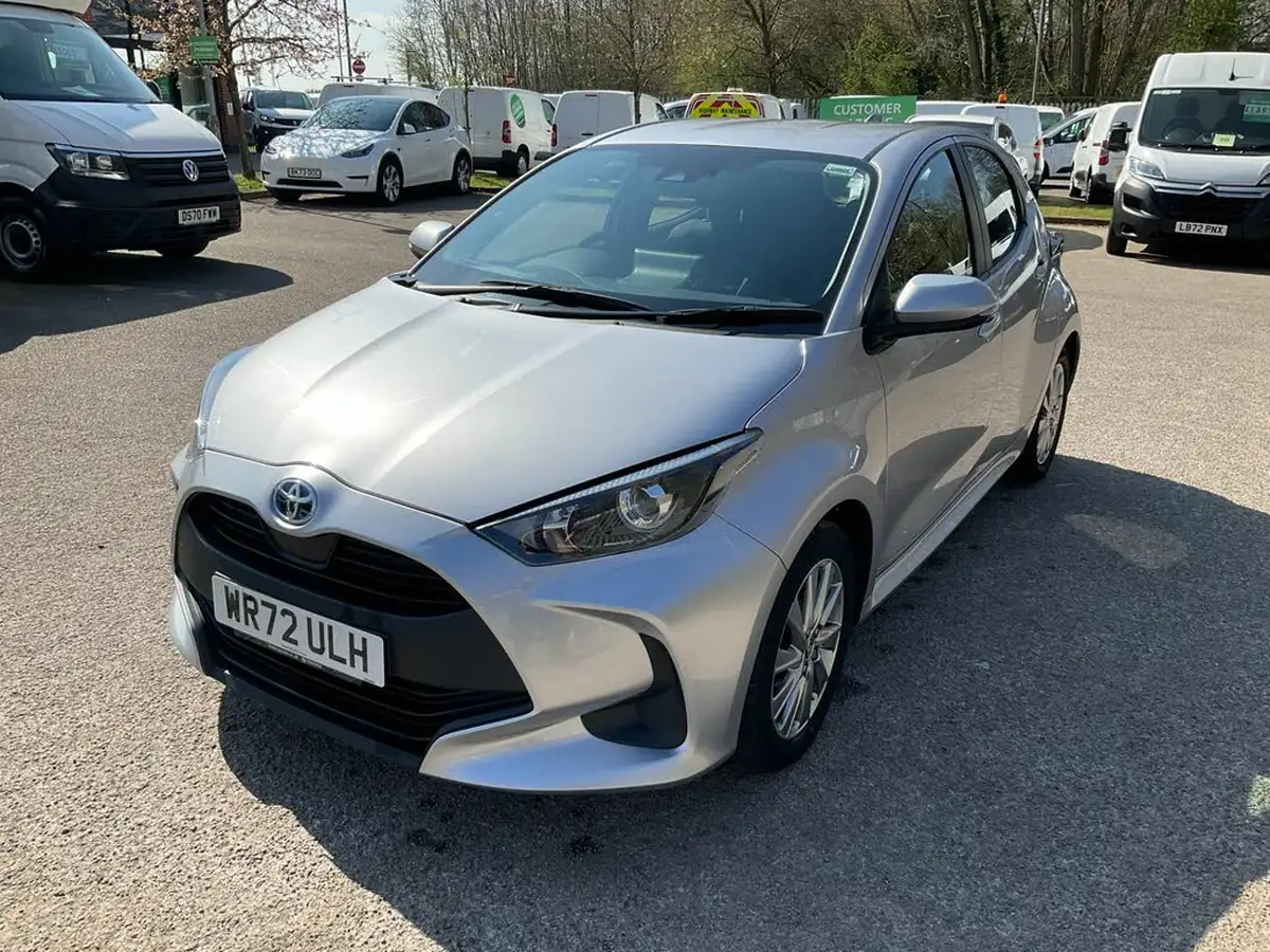 2022-toyota-yaris-15-vvt-i-icon-big-3
