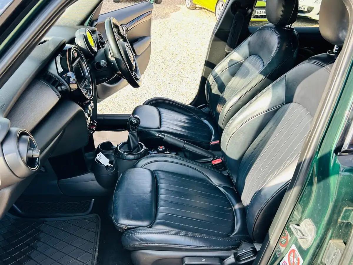 2016-mini-cooper-15-cooper-seven-5d-big-11