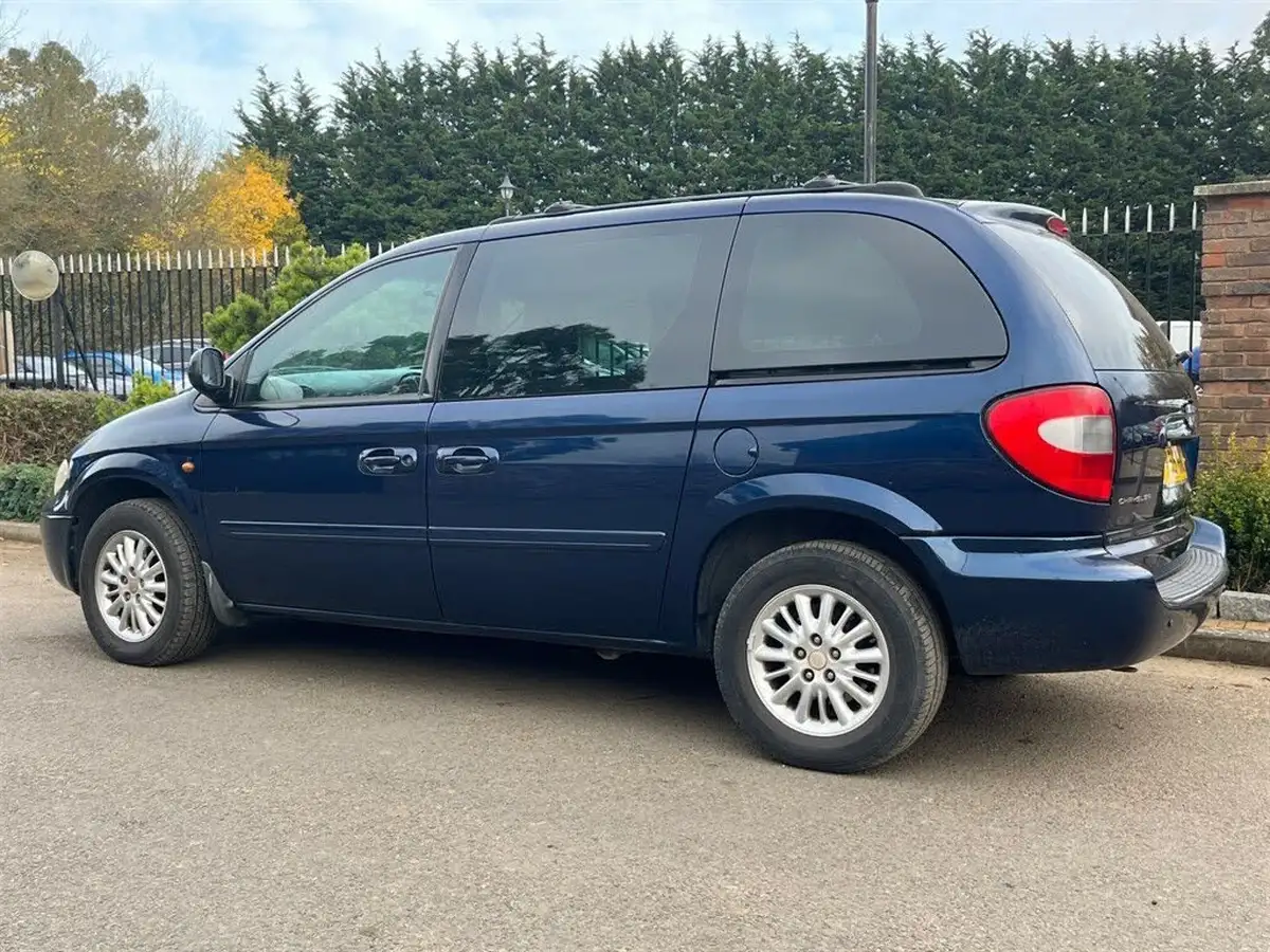 2005-chrysler-voyager-28td-lx-big-4
