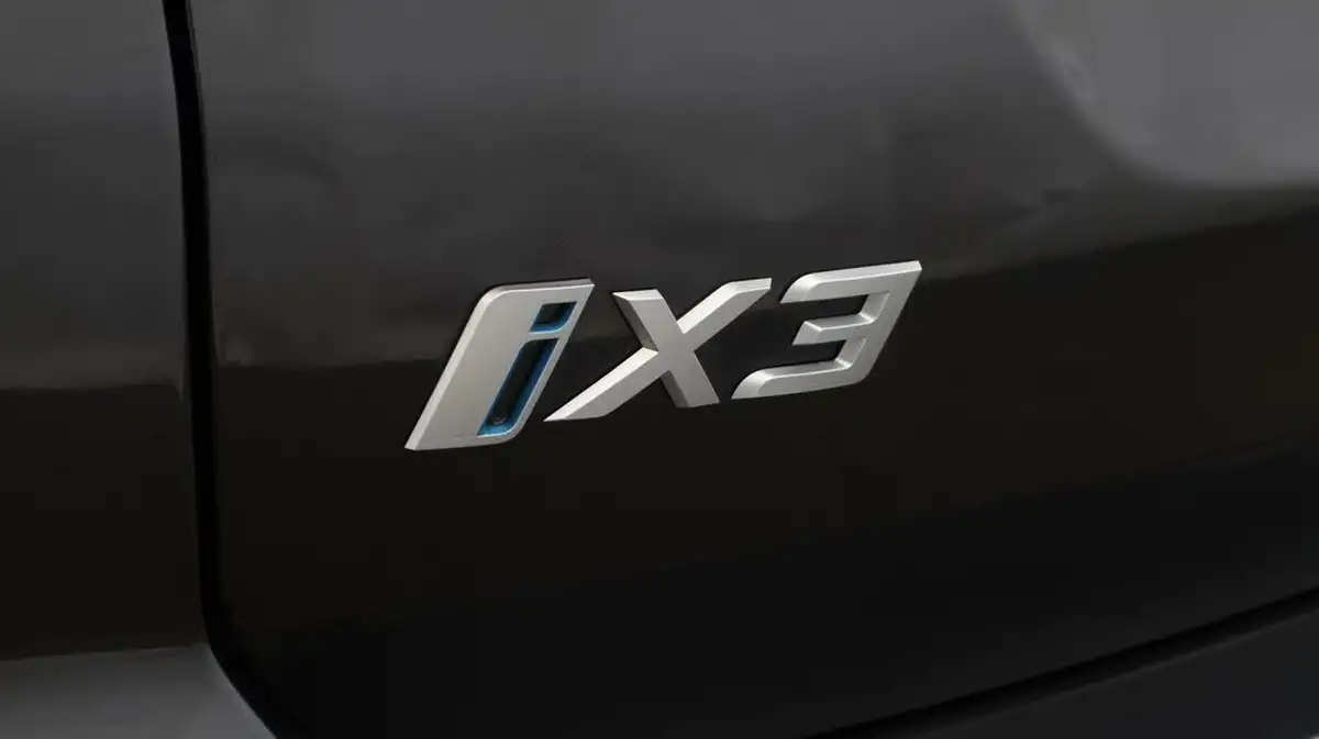2022-bmw-ix3-e-m-sport-big-22