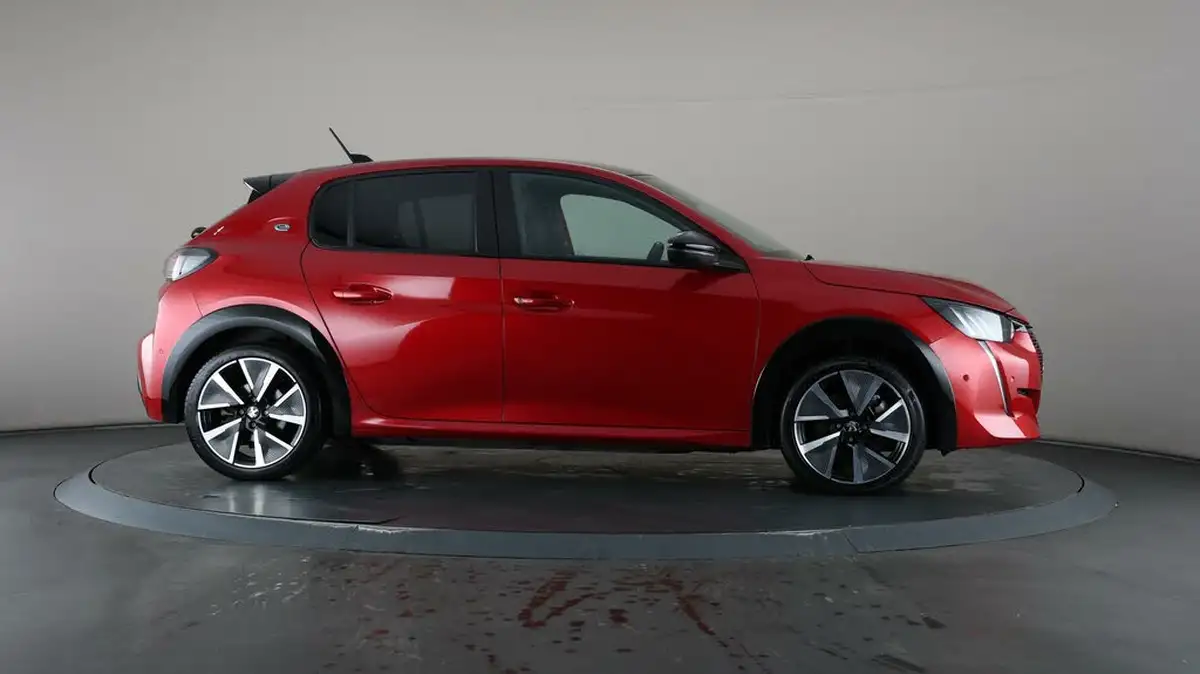 2022-peugeot-208-e-gt-136bhp-50kwh-big-7