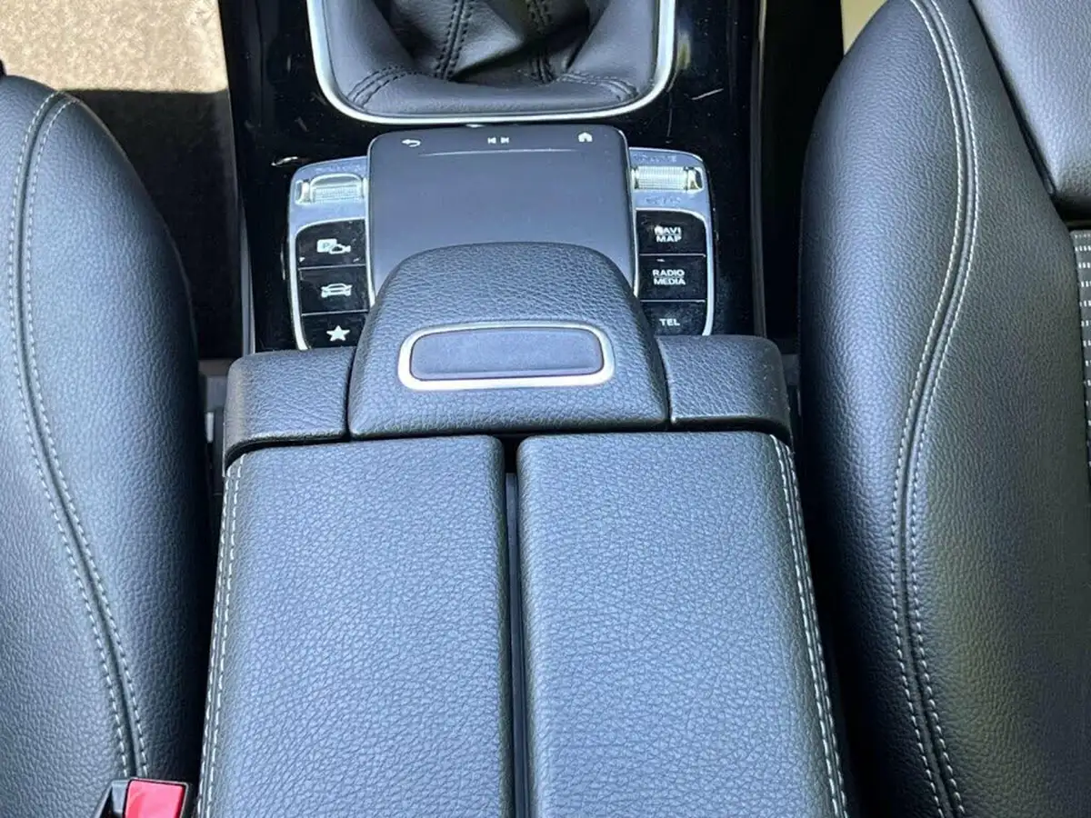 2020-mercedes-benz-a-class-13-a200-sport-executive-saloon-4d-big-24