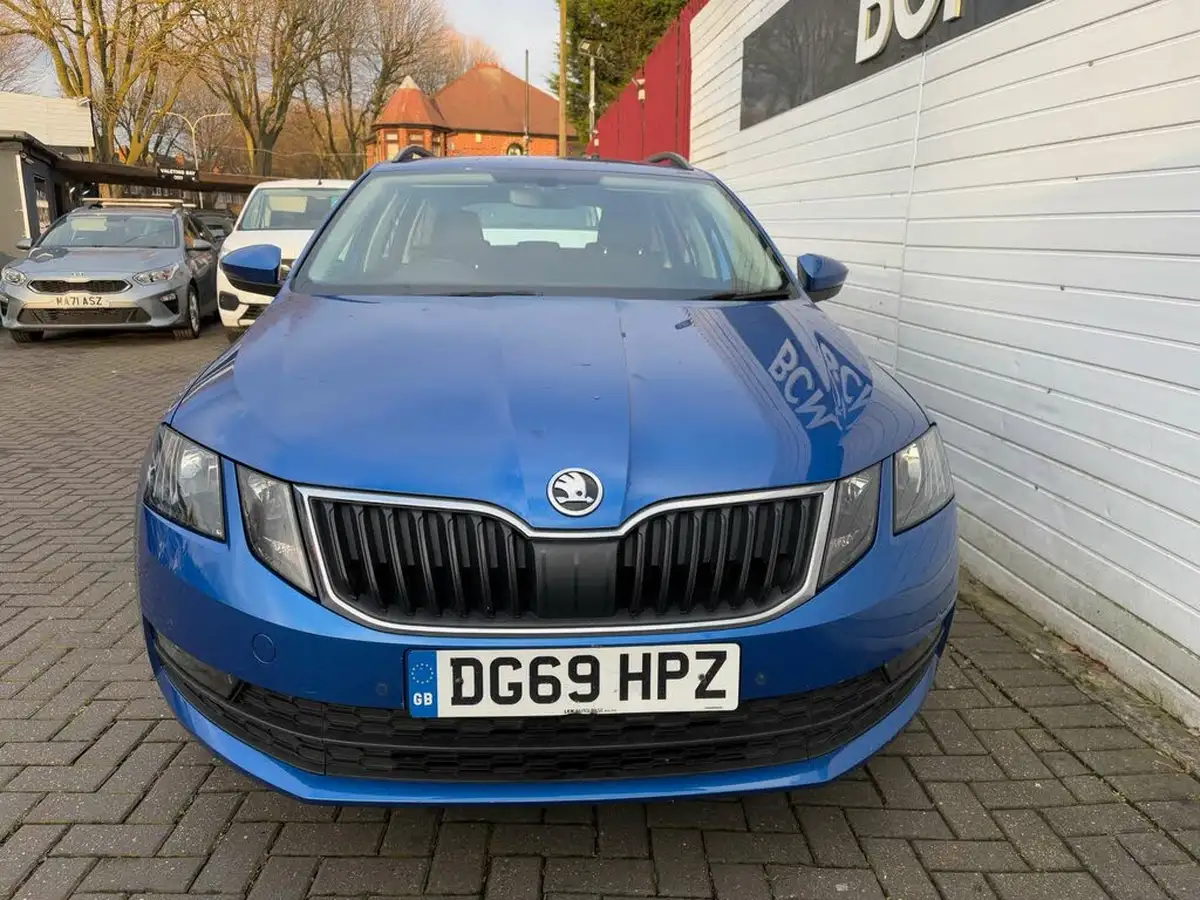 2019-skoda-octavia-16tdi-se-technology-estate-big-8