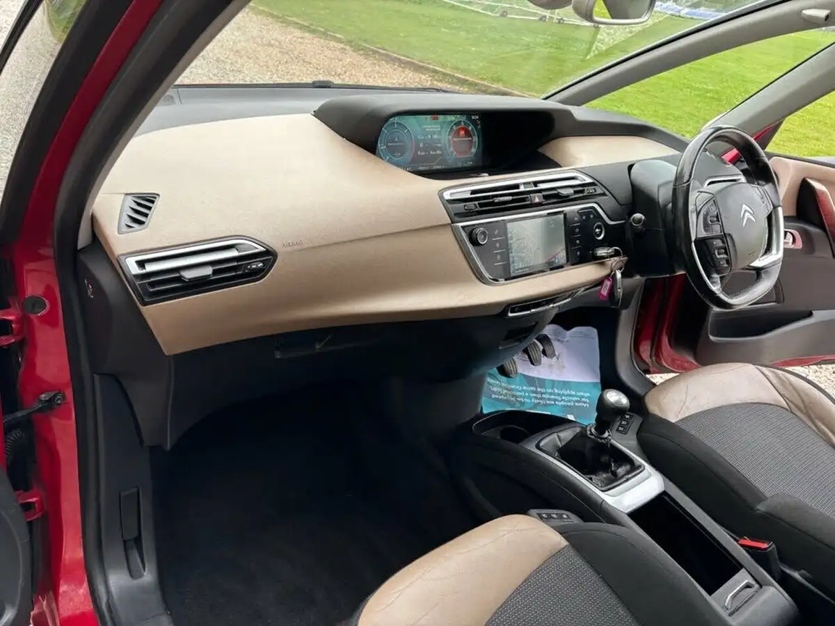 2015-citroen-grand-c4-picasso-16e-hdi-exclusive-big-22