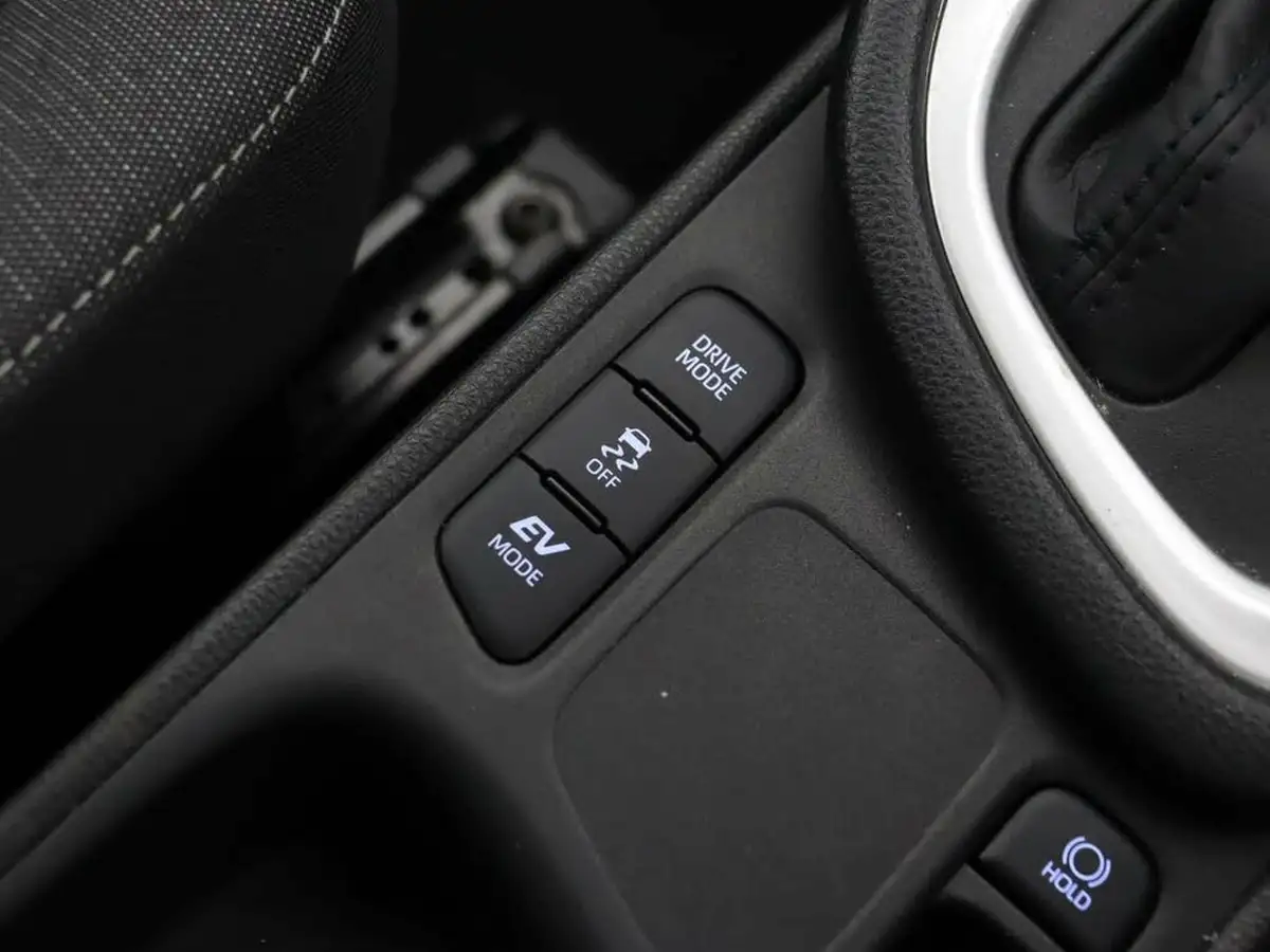 2022-toyota-yaris-15-vvt-i-design-big-21