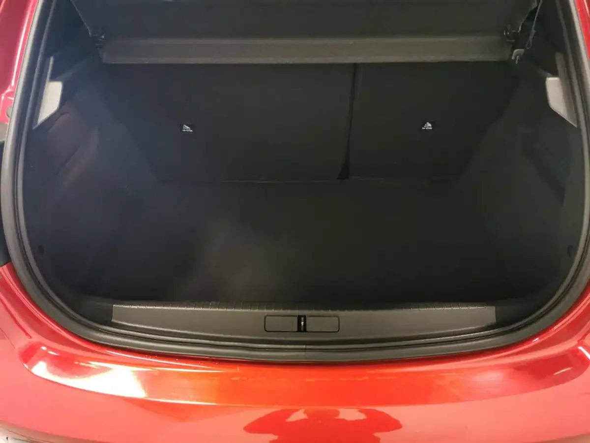 2022-peugeot-208-12-puretech-gt-100bhp-eat8-big-36