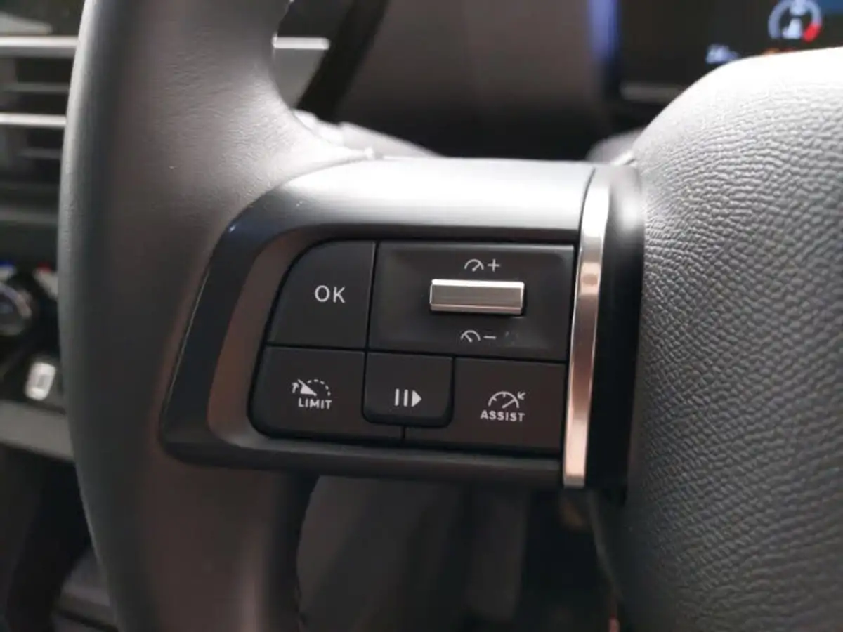 2022-citroen-c4-12-puretech-shine-130ps-big-14