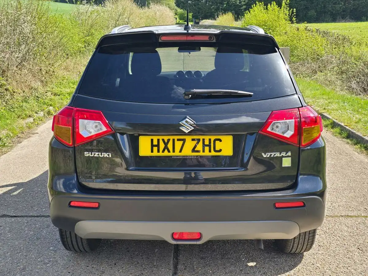 2017-suzuki-vitara-16-kuro-big-6