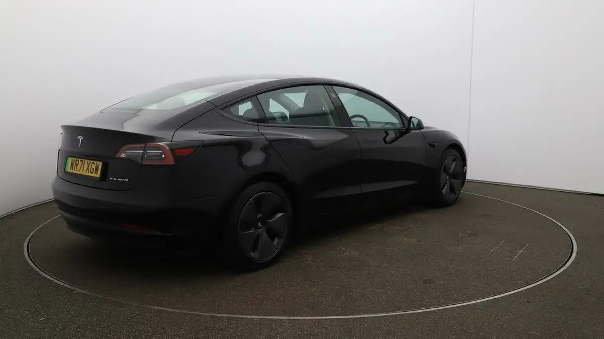 2021-tesla-model-3-e-long-range-awd-big-45
