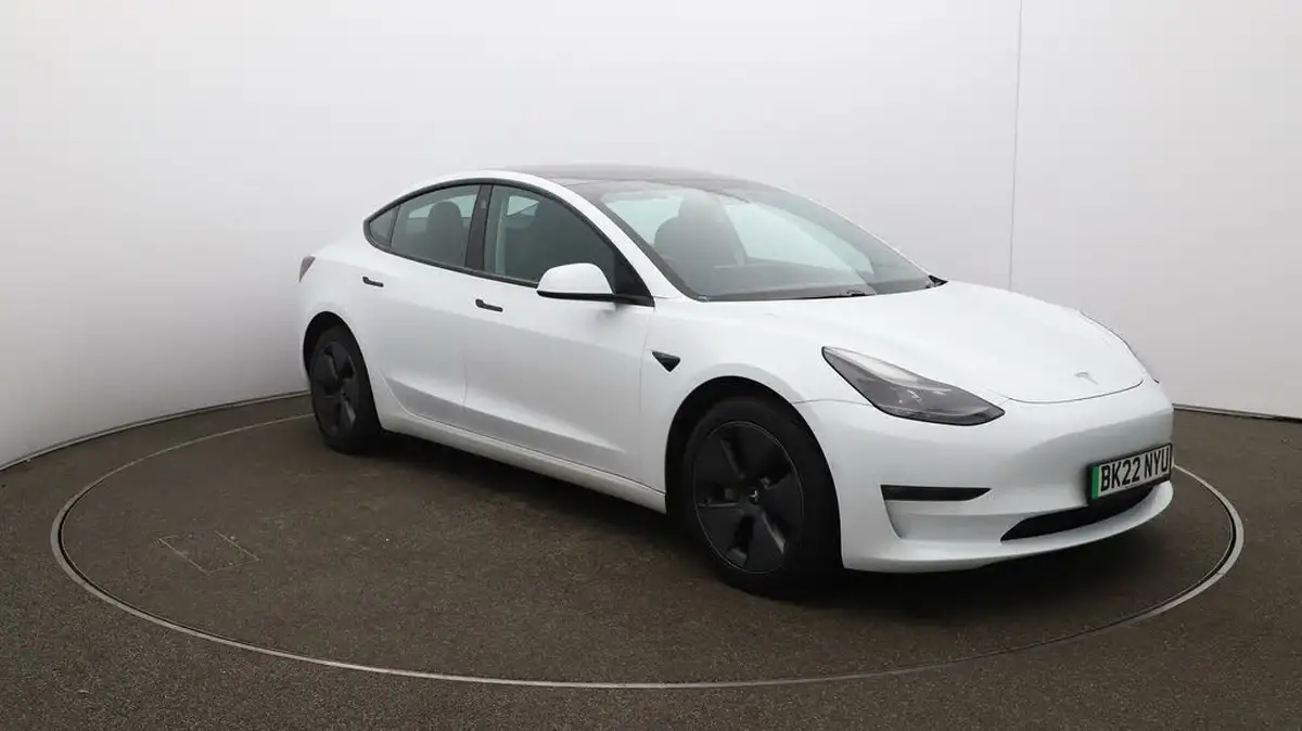 2022-tesla-model-3-e-long-range-big-1