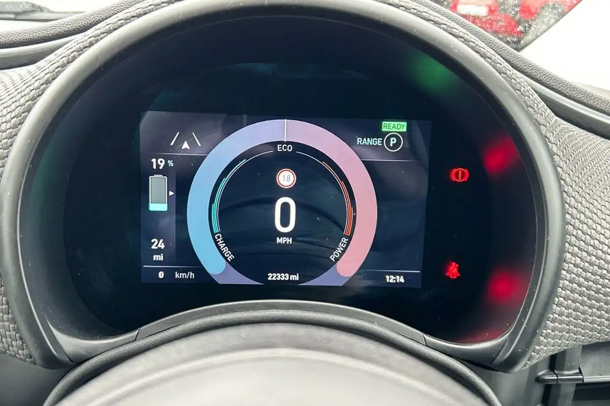 2021-fiat-500-e-la-prima-big-17