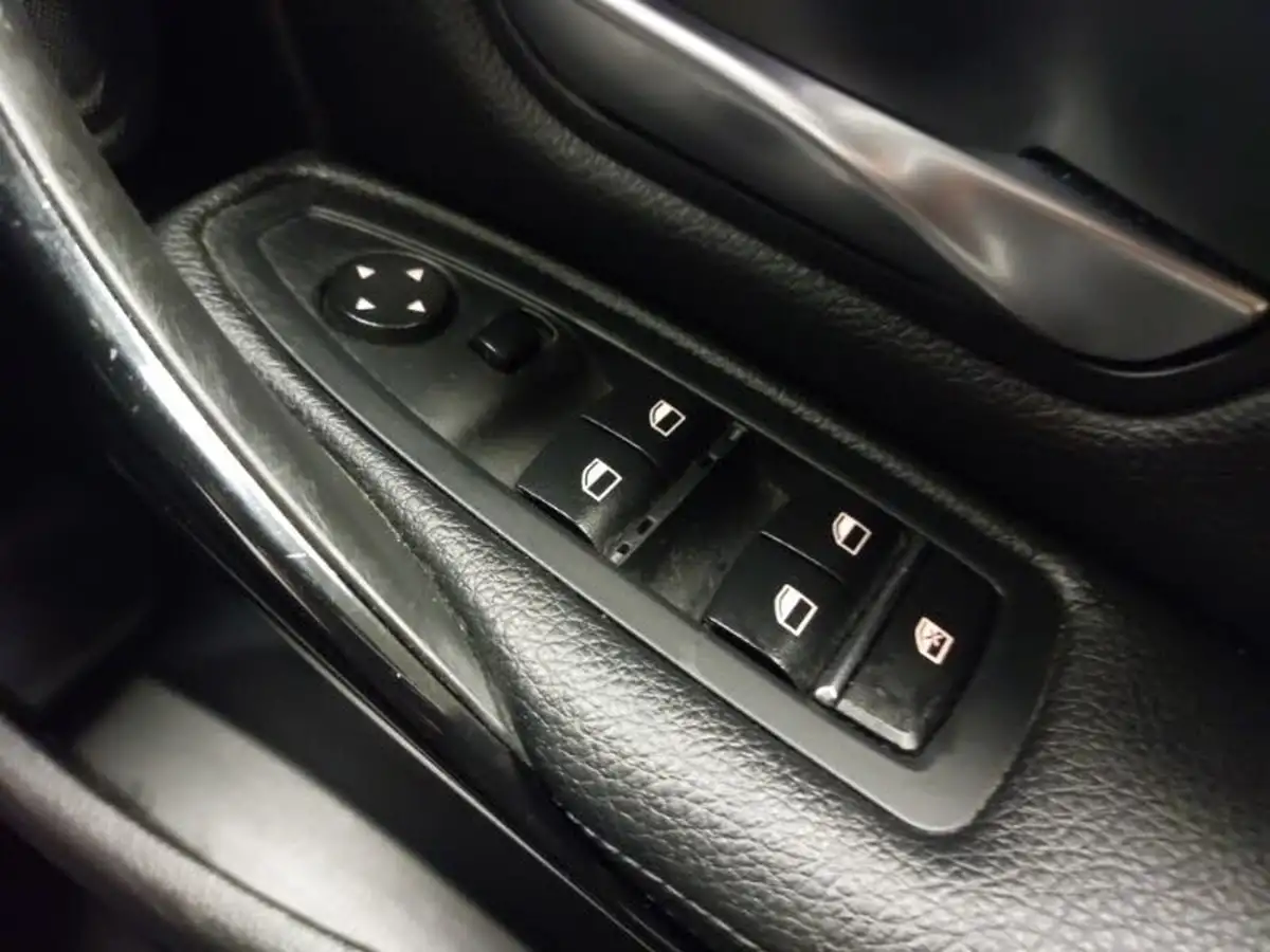 2018-bmw-3-series-20-320i-m-sport-shadow-edition-saloon-4d-auto-big-11