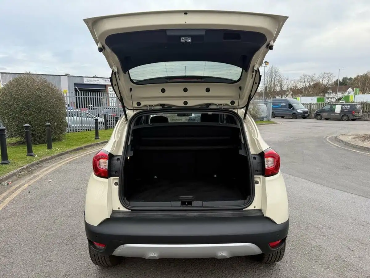 2016-renault-captur-09-signature-nav-big-19