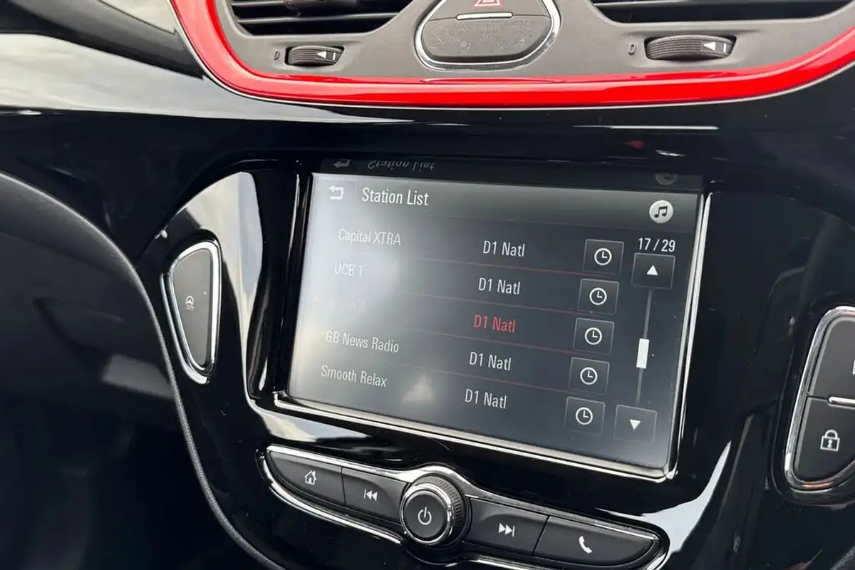 2017-vauxhall-corsa-14i-sri-75ps-ecoflex-3d-big-39
