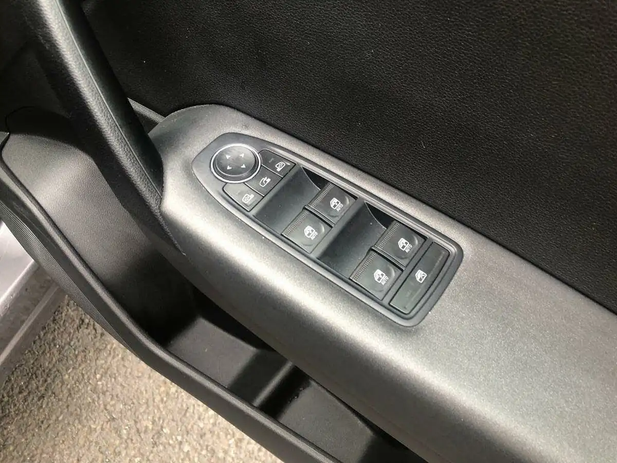 2021-renault-captur-15dci-iconic-115bhp-edc-auto-big-11