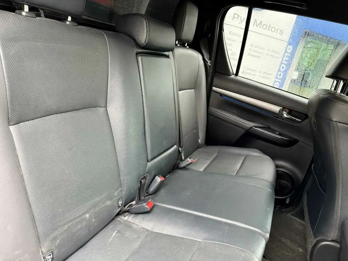 2021-toyota-hi-lux-28d-4d-invincible-x-at35-204hpeu6dt-e-big-13