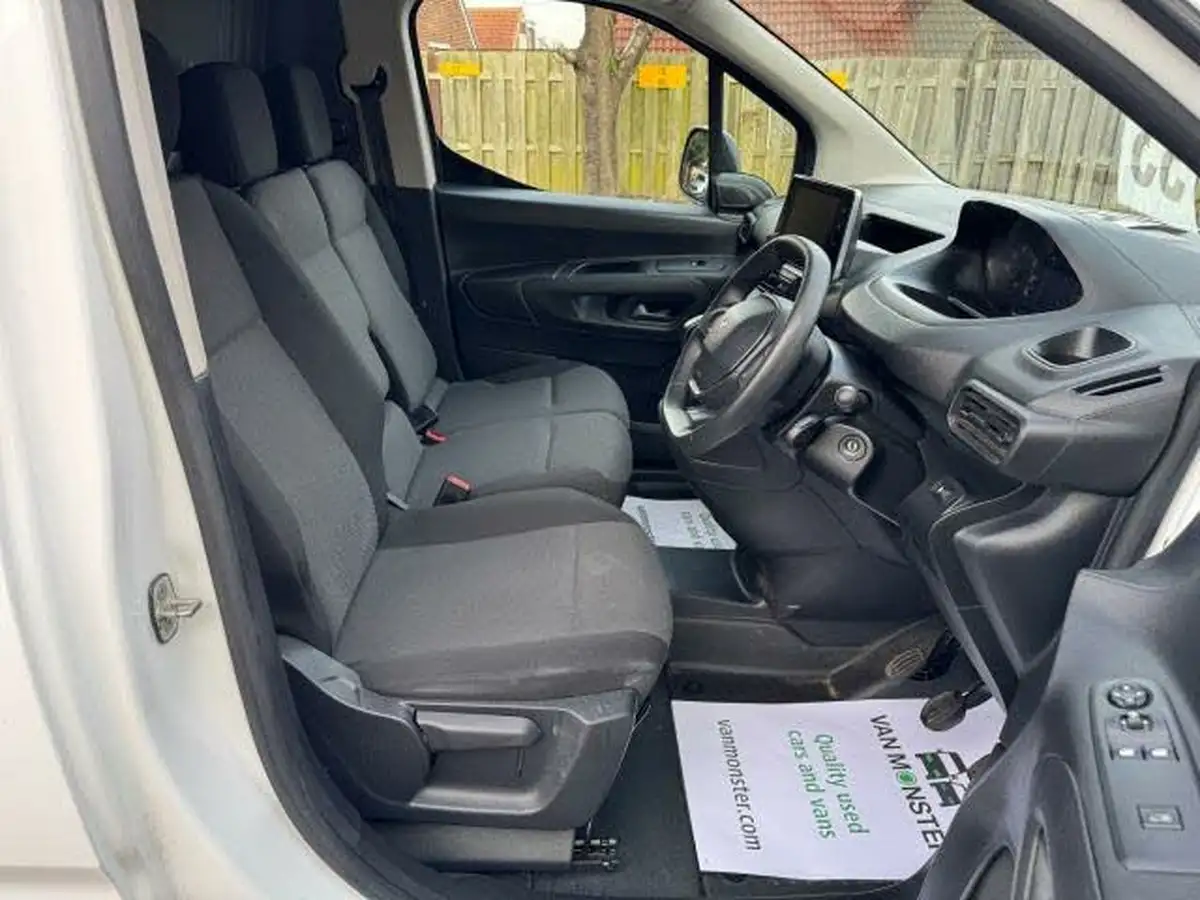 2021-peugeot-partner-15-bluehdi-1000-professional-100ps-eu6dt-panel-big-12