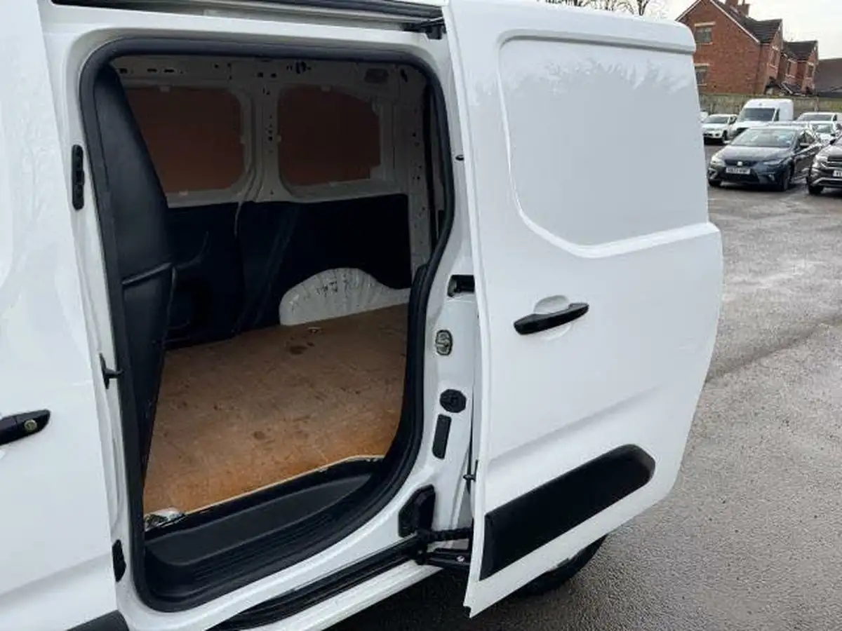 2021-peugeot-partner-15-bluehdi-1000-professional-100ps-eu6dt-panel-big-34