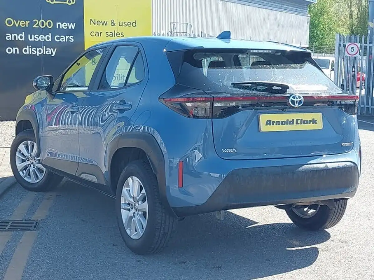 2022-toyota-yaris-cross-15-vvt-i-icon-big-1