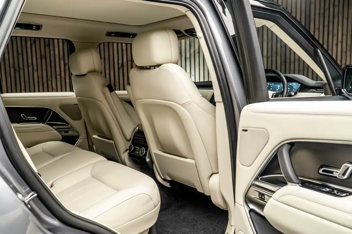 2022-land-rover-range-rover-30-p440e-se-big-36