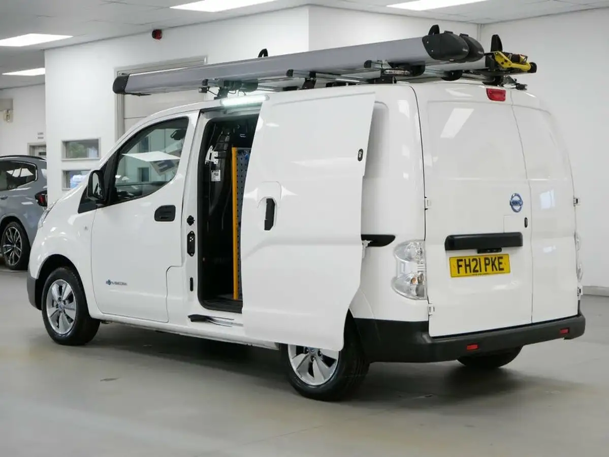 2021-nissan-env200-e-tekna-rapid-panel-van-big-21