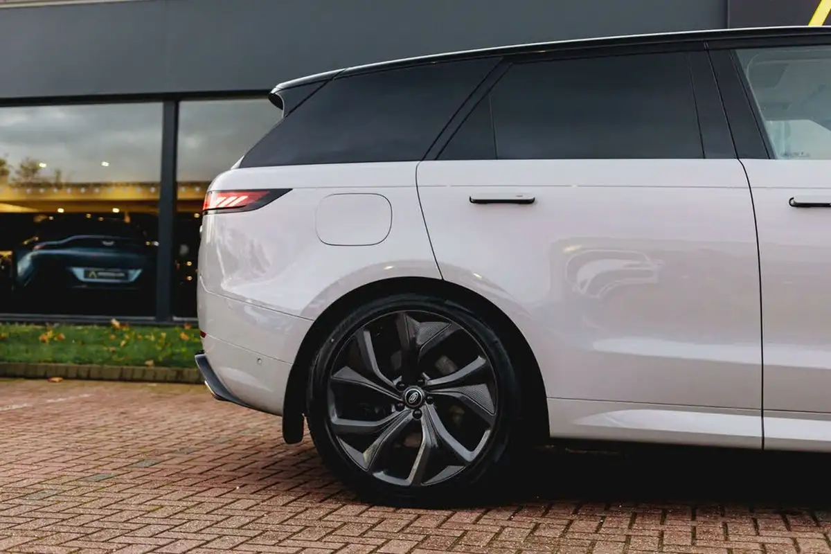2023-land-rover-range-rover-sport-30-p440e-autobiography-big-17