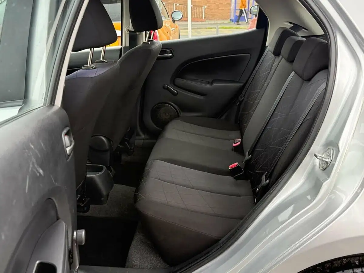 2011-mazda-mazda2-13-tamura-5d-big-22