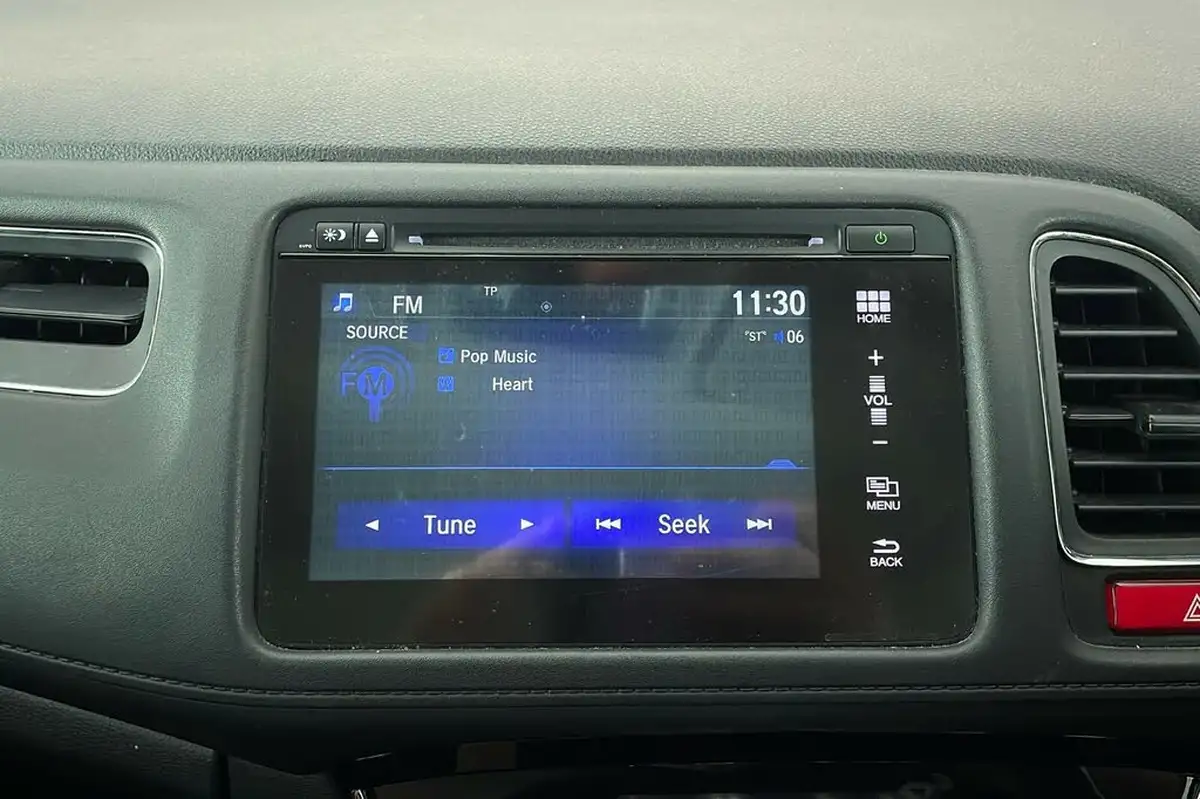 2017-honda-hr-v-15-i-vtec-se-navi-big-18
