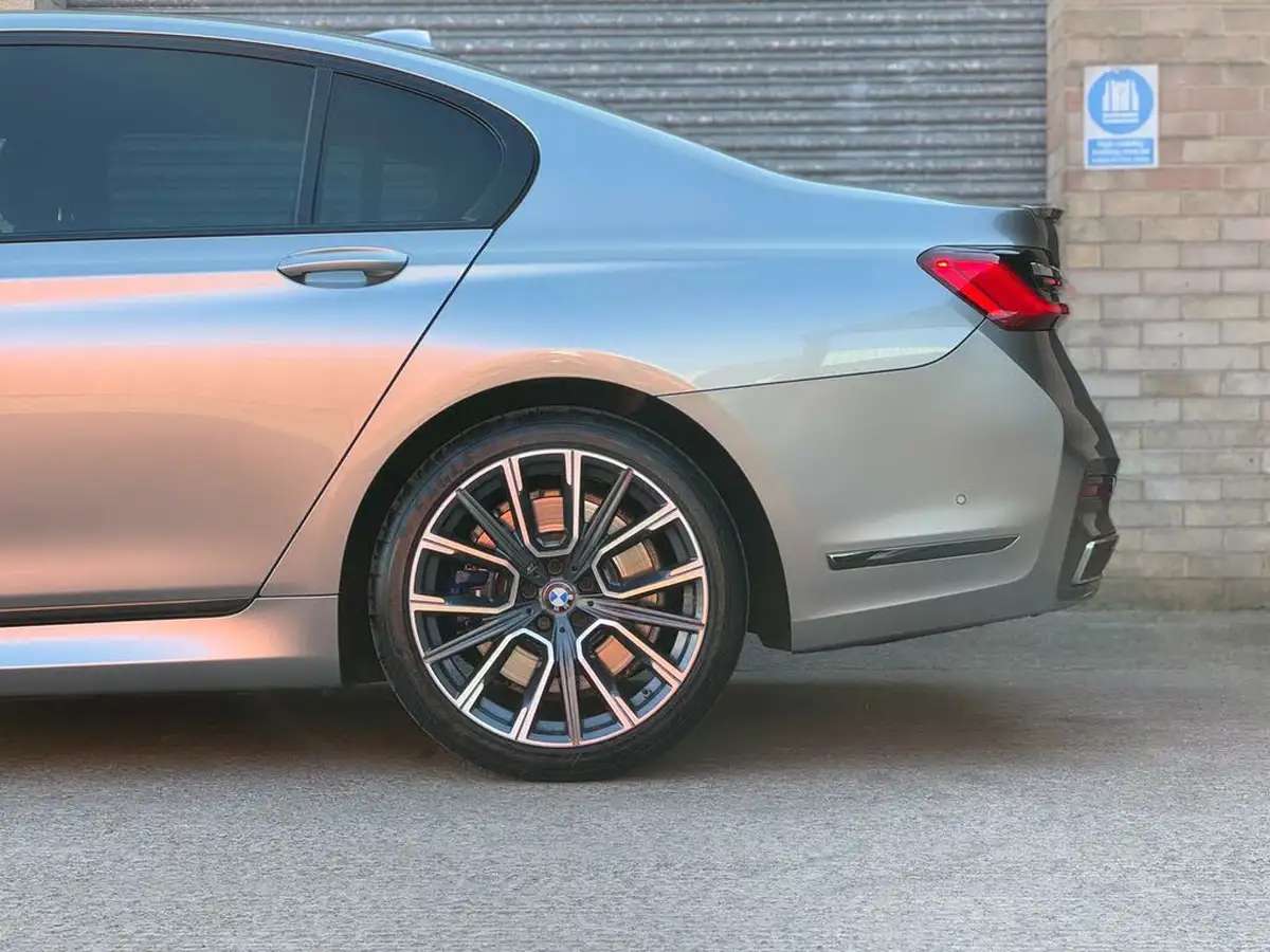 2019-bmw-7-series-30td-730d-m-sport-steptronic-big-13