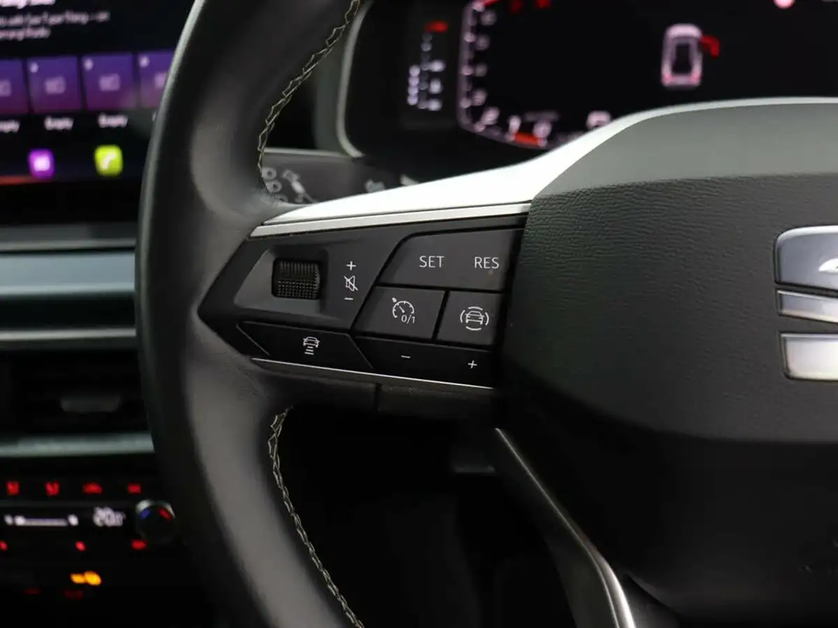 2022-seat-arona-10-tsi-xperience-lux-big-15