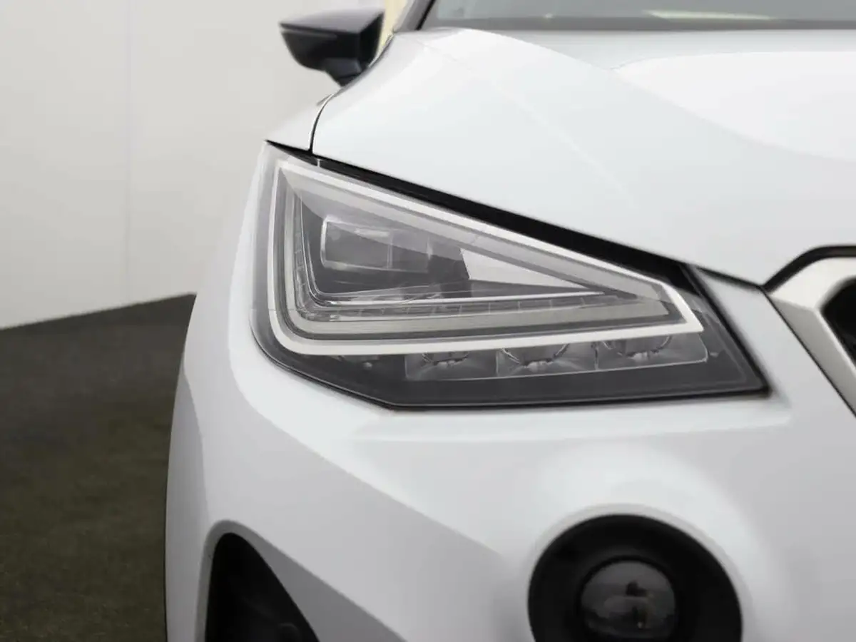 2022-seat-arona-10-tsi-xperience-lux-big-38