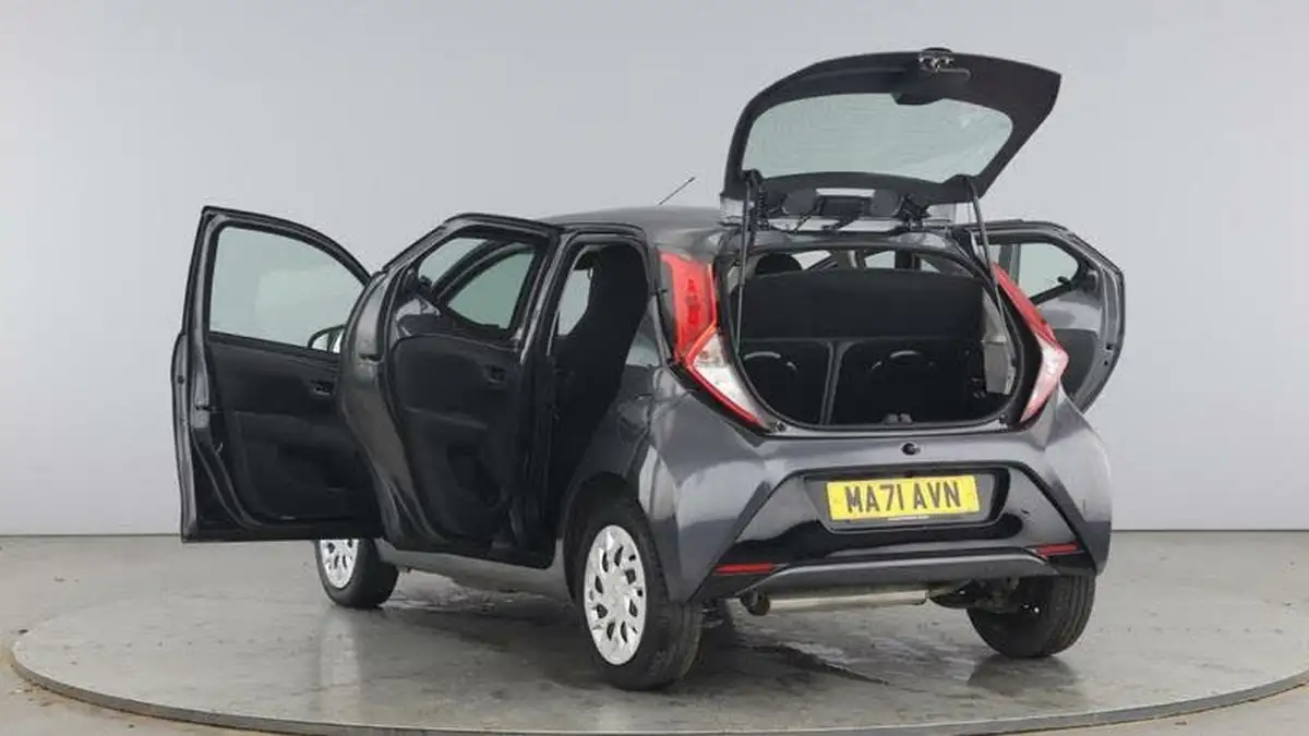 2021-toyota-aygo-10-vvt-i-x-play-tss-big-10
