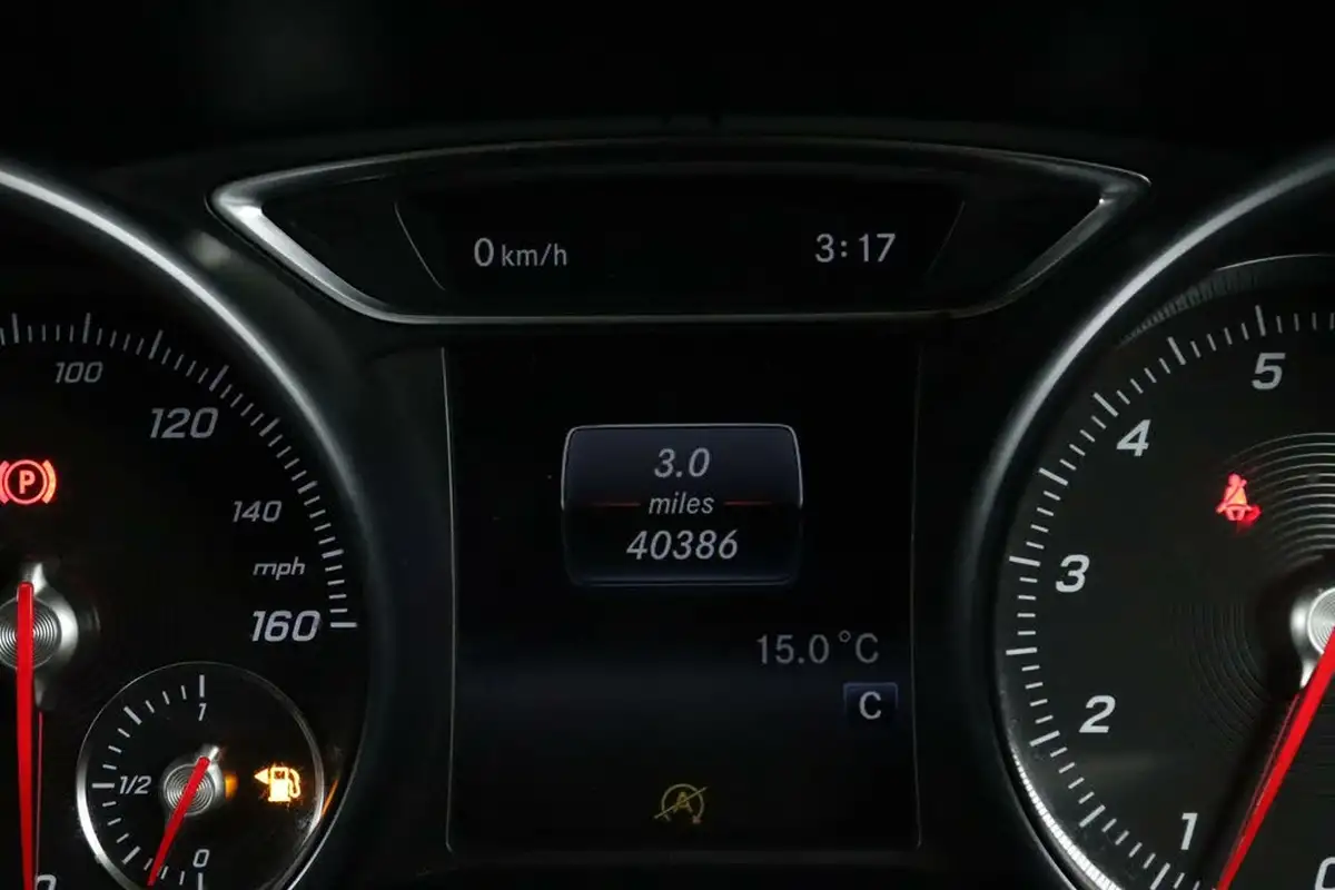 2018-mercedes-benz-cla-16-cla-200-amg-line-night-edition-plusss-coupe-4d-big-22