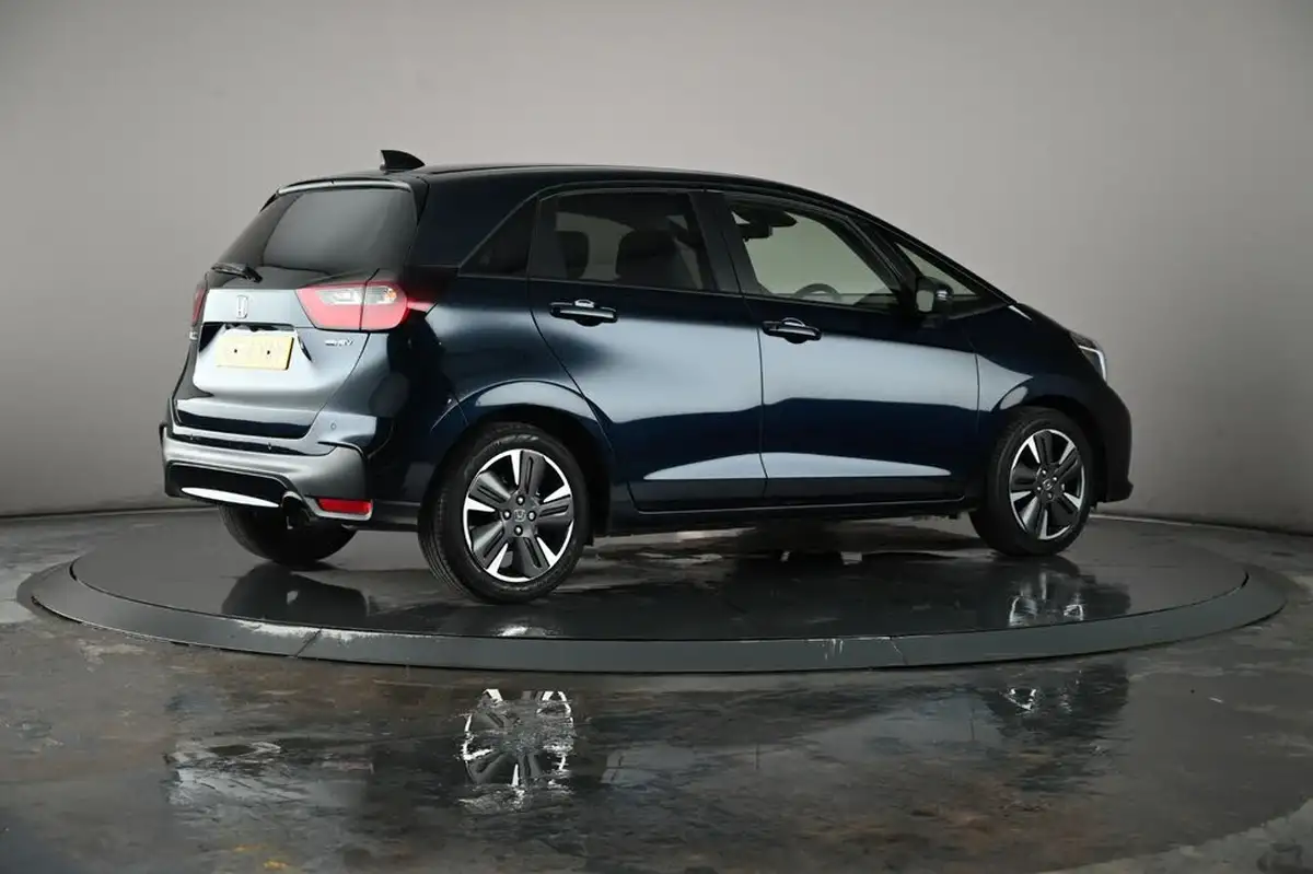 2025-honda-jazz-15-i-mmd-advance-big-25