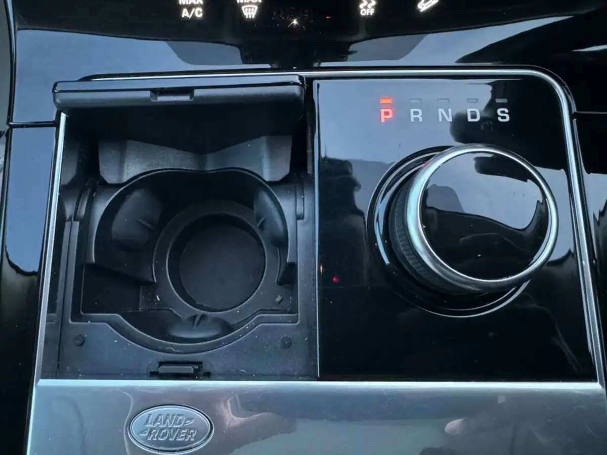 2018-land-rover-range-rover-velar-20-d240-r-dynamic-hse-big-34