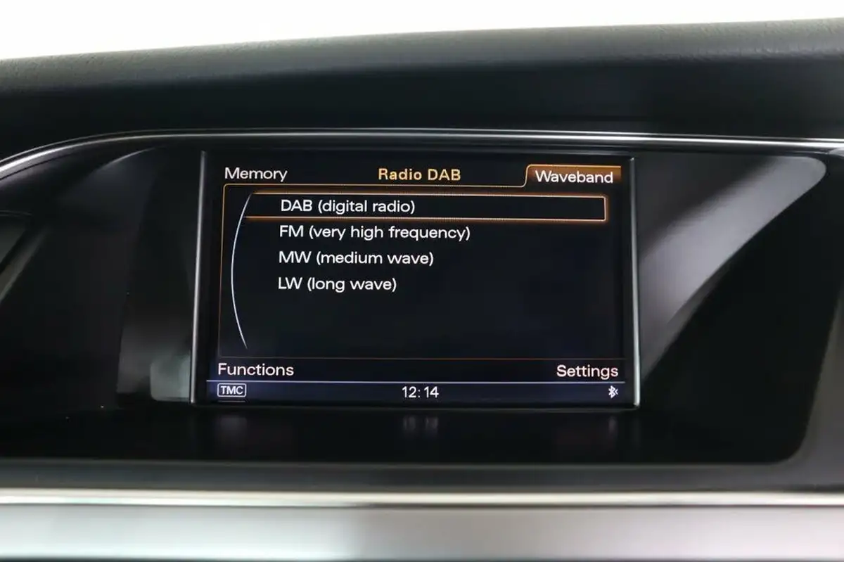 2014-audi-a4-20td-se-technik-177ps-big-49
