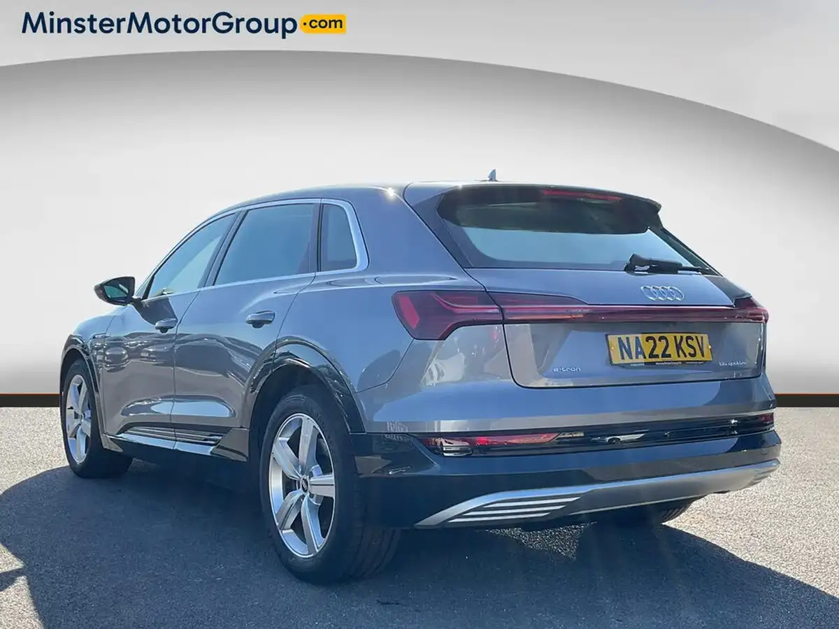 2022-audi-e-tron-55e-technik-station-wagon-big-3